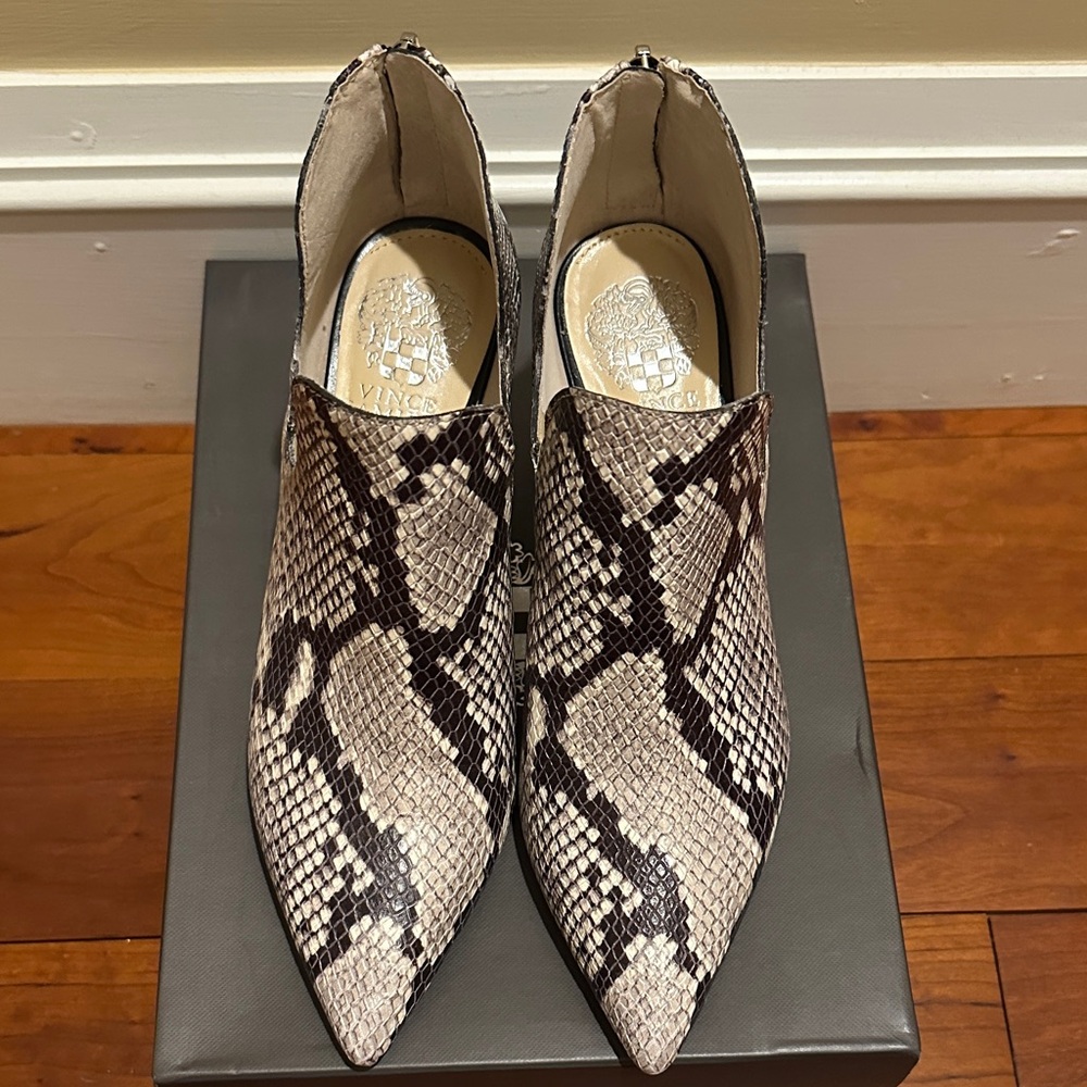 Vince Camuto Women's Ankle Boots - Black and Cream Snakeskin